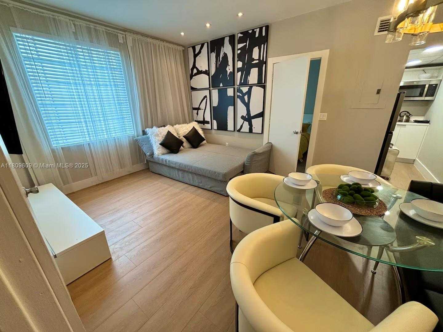 Small Image of 750 COLLINS AVE #206, Miami Beach Number 4