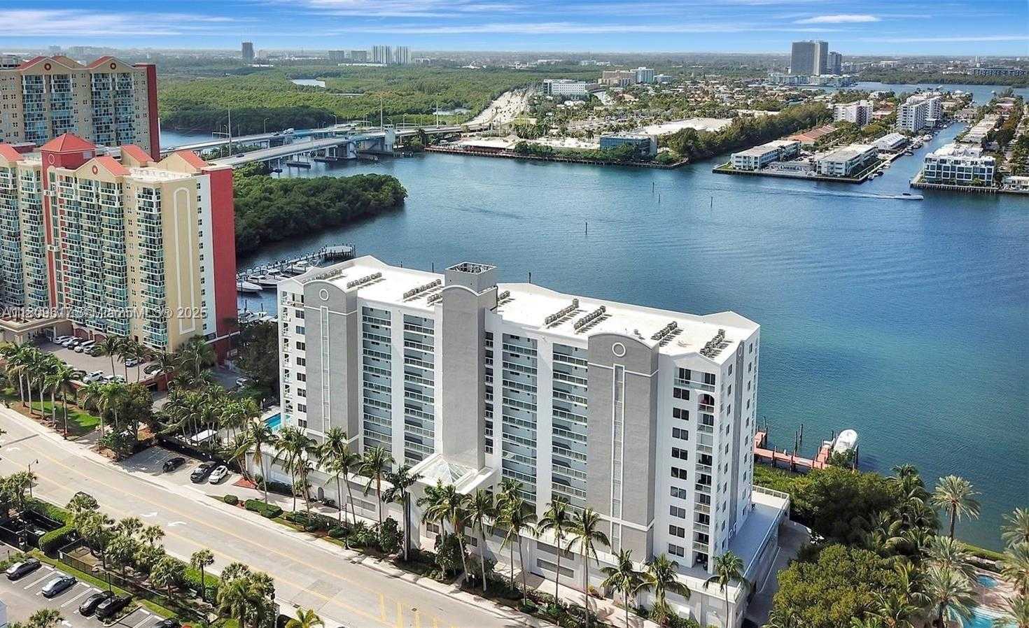 Small Image of 17050 NORTH BAY RD #401, Sunny Isles Beach Number 2