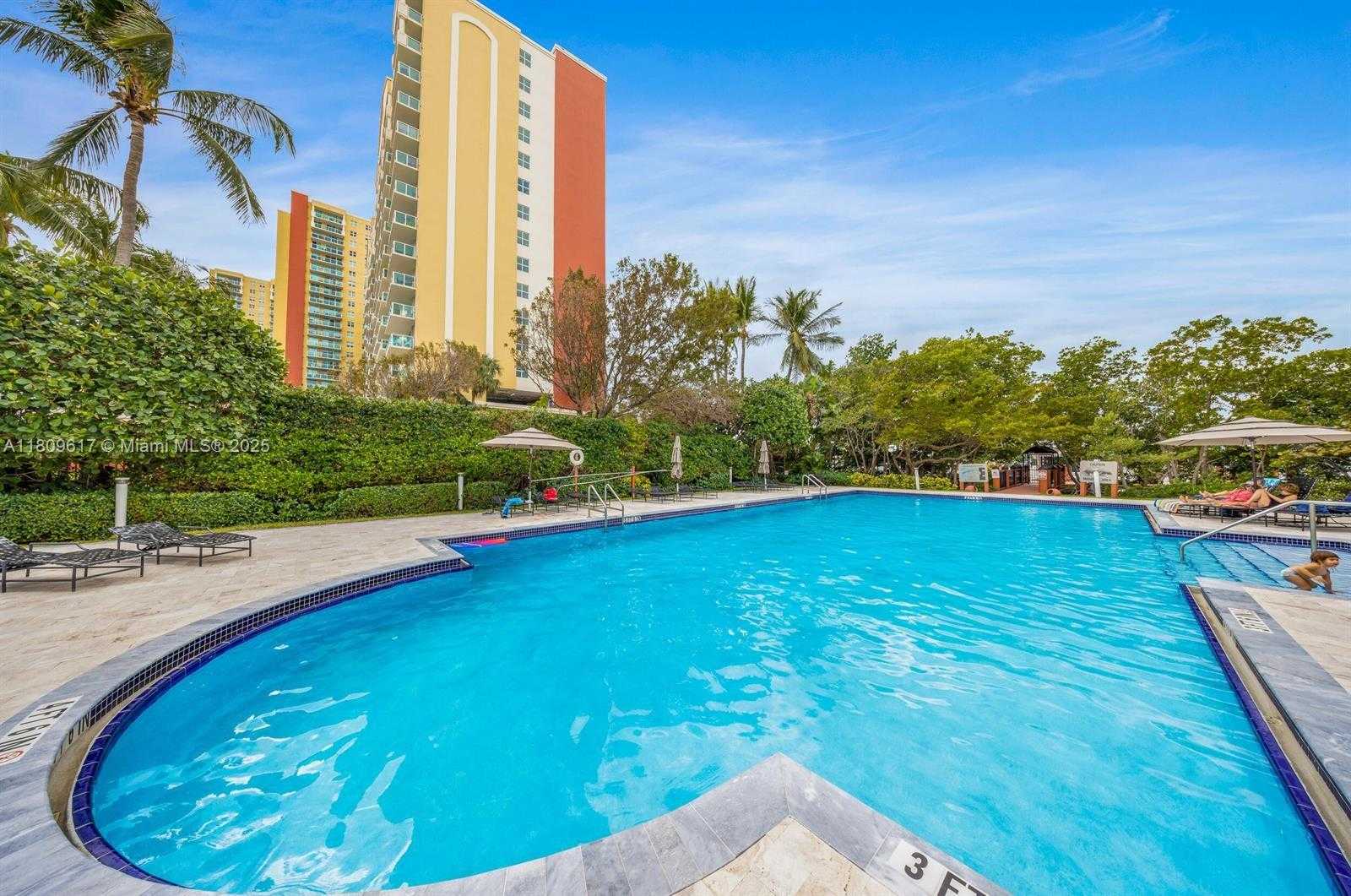 Small Image of 17050 NORTH BAY RD #401, Sunny Isles Beach Number 3