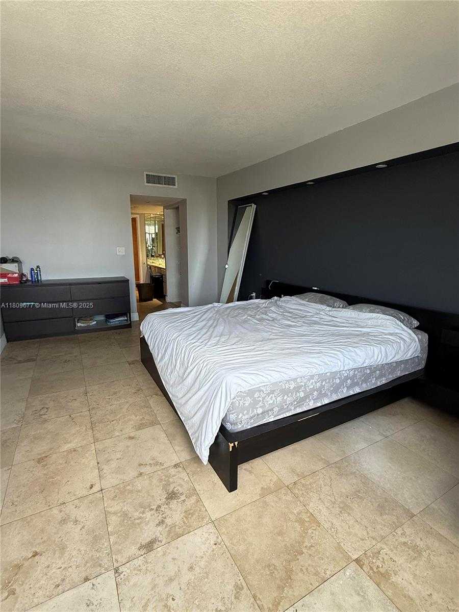 Small Image of 3375 NORTH COUNTRY CLUB DR #1004, Aventura Number 15