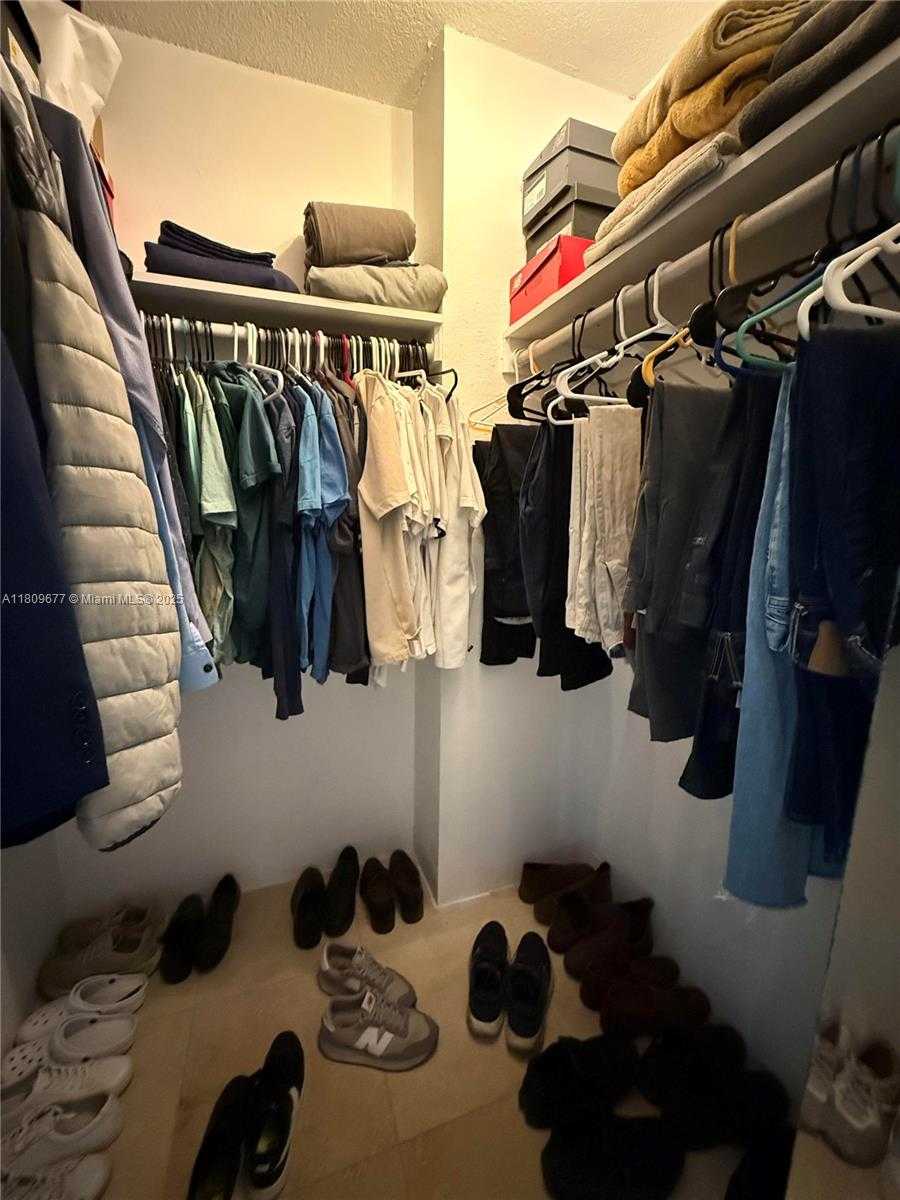Small Image of 3375 NORTH COUNTRY CLUB DR #1004, Aventura Number 17