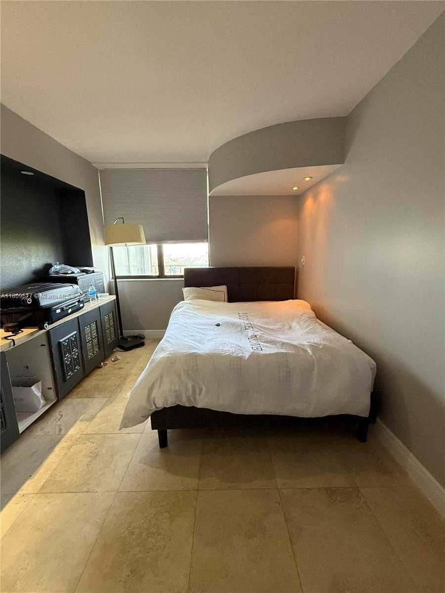 Small Image of 3375 NORTH COUNTRY CLUB DR #1004, Aventura Number 18