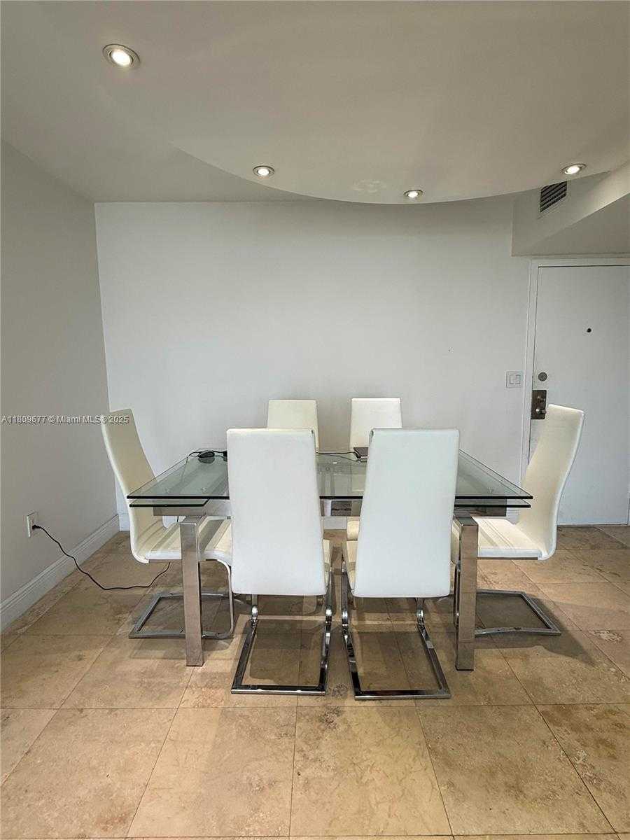 Small Image of 3375 NORTH COUNTRY CLUB DR #1004, Aventura Number 4