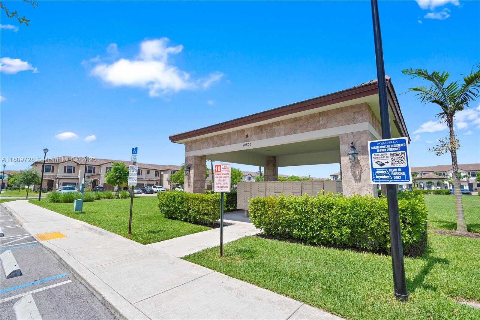 Small Image of 10606 32 LN, Hialeah Number 32