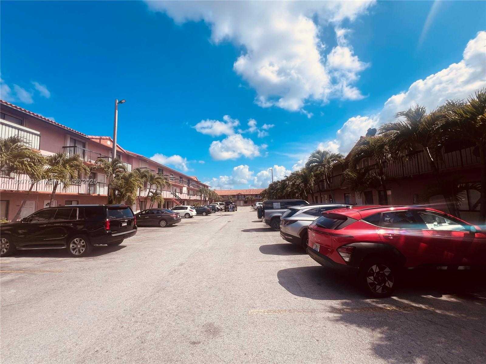 Small Image of Hialeah Number 6