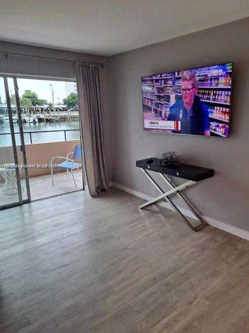 Small Image of 220 KINGS POINT DR #106, Sunny Isles Beach Number 4