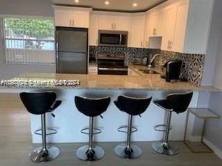 Small Image of 220 KINGS POINT DR #106, Sunny Isles Beach Number 5