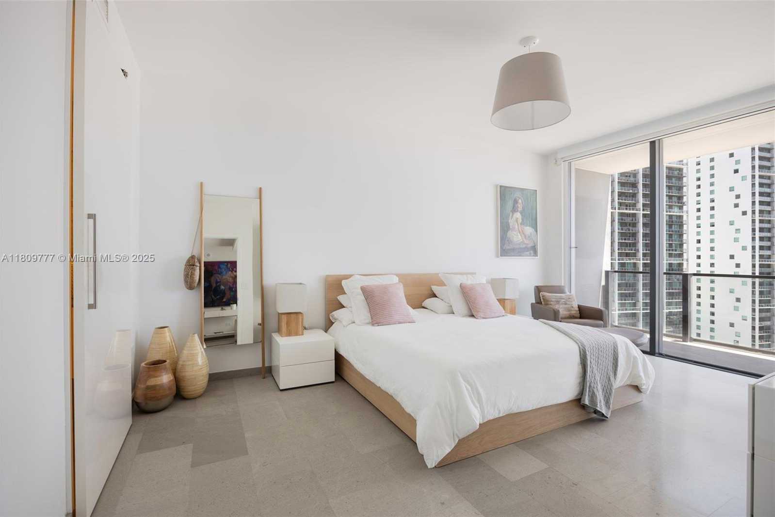 Small Image of 68 SOUTH EAST 6TH ST #1703, Miami Number 10