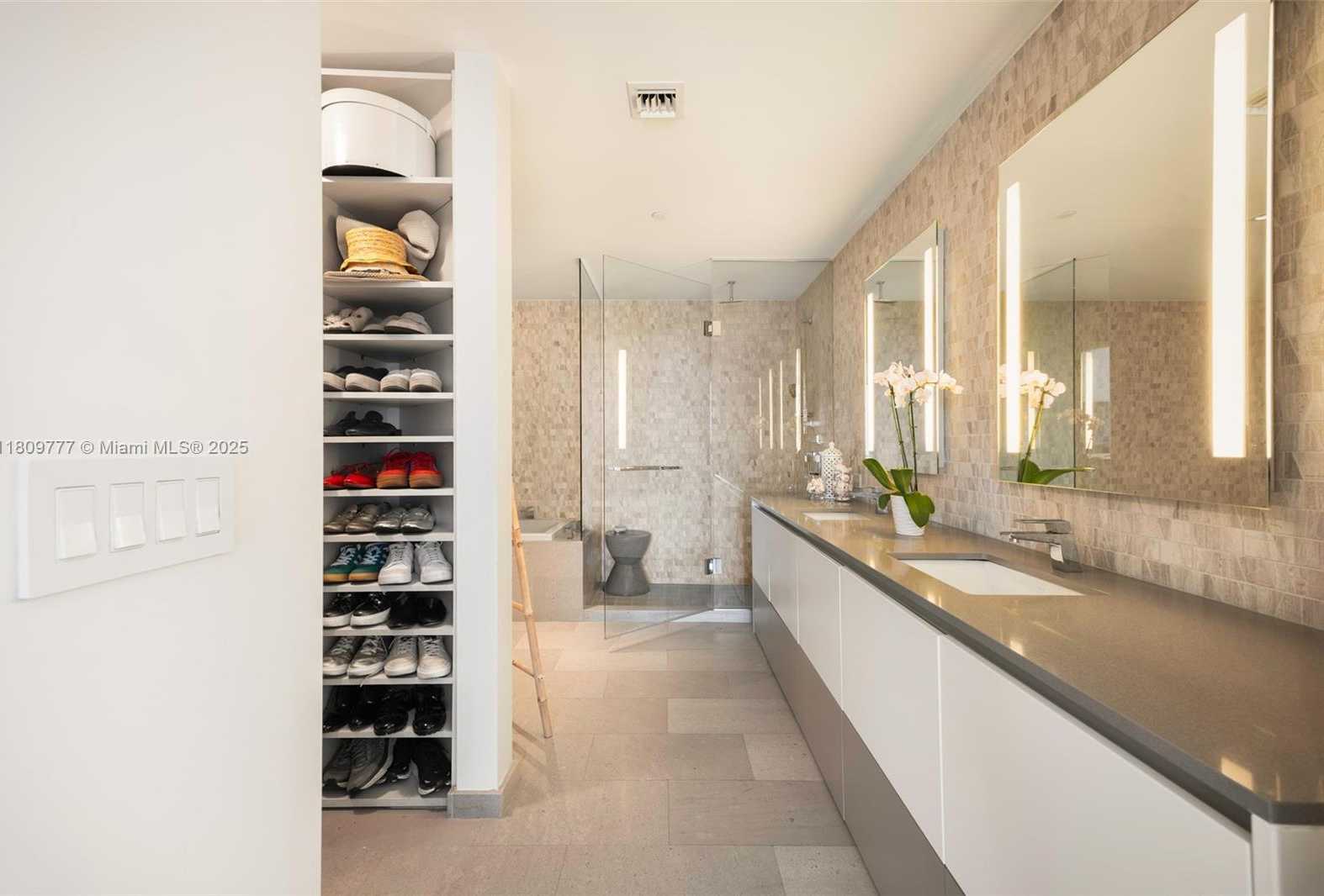 Small Image of 68 SOUTH EAST 6TH ST #1703, Miami Number 13