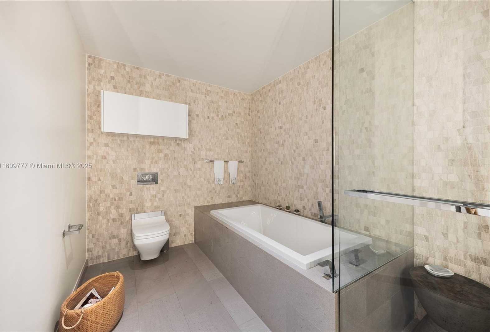 Small Image of 68 SOUTH EAST 6TH ST #1703, Miami Number 19