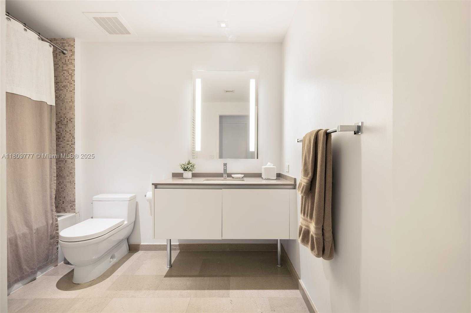 Small Image of 68 SOUTH EAST 6TH ST #1703, Miami Number 20