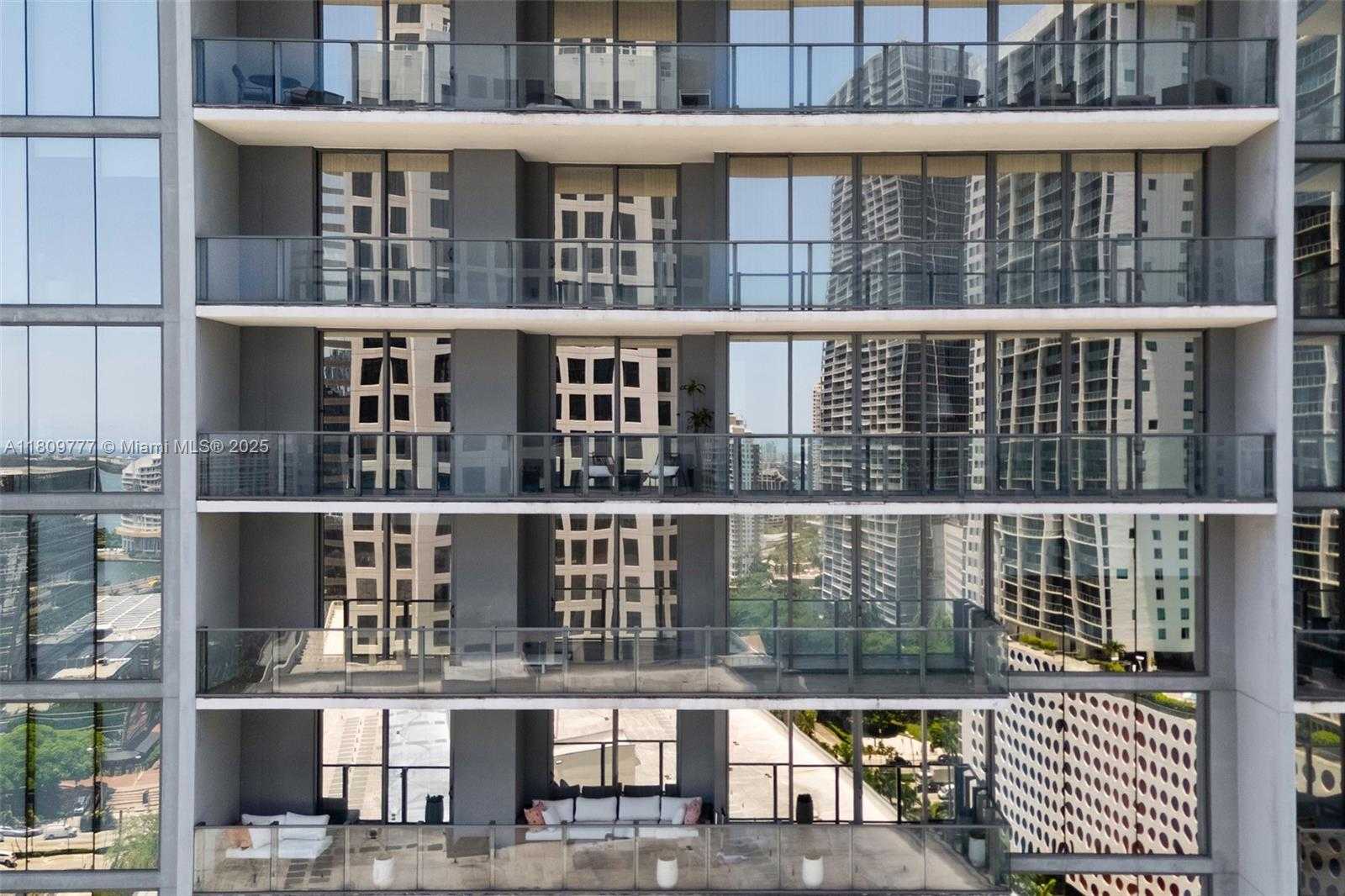 Small Image of 68 SOUTH EAST 6TH ST #1703, Miami Number 28