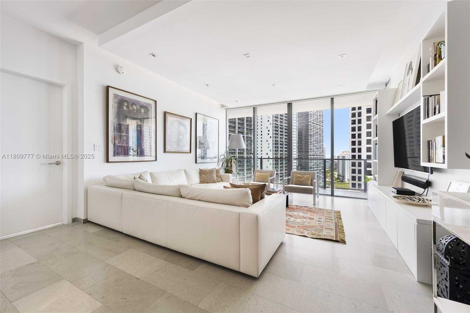Small Image of 68 SOUTH EAST 6TH ST #1703, Miami Number 4