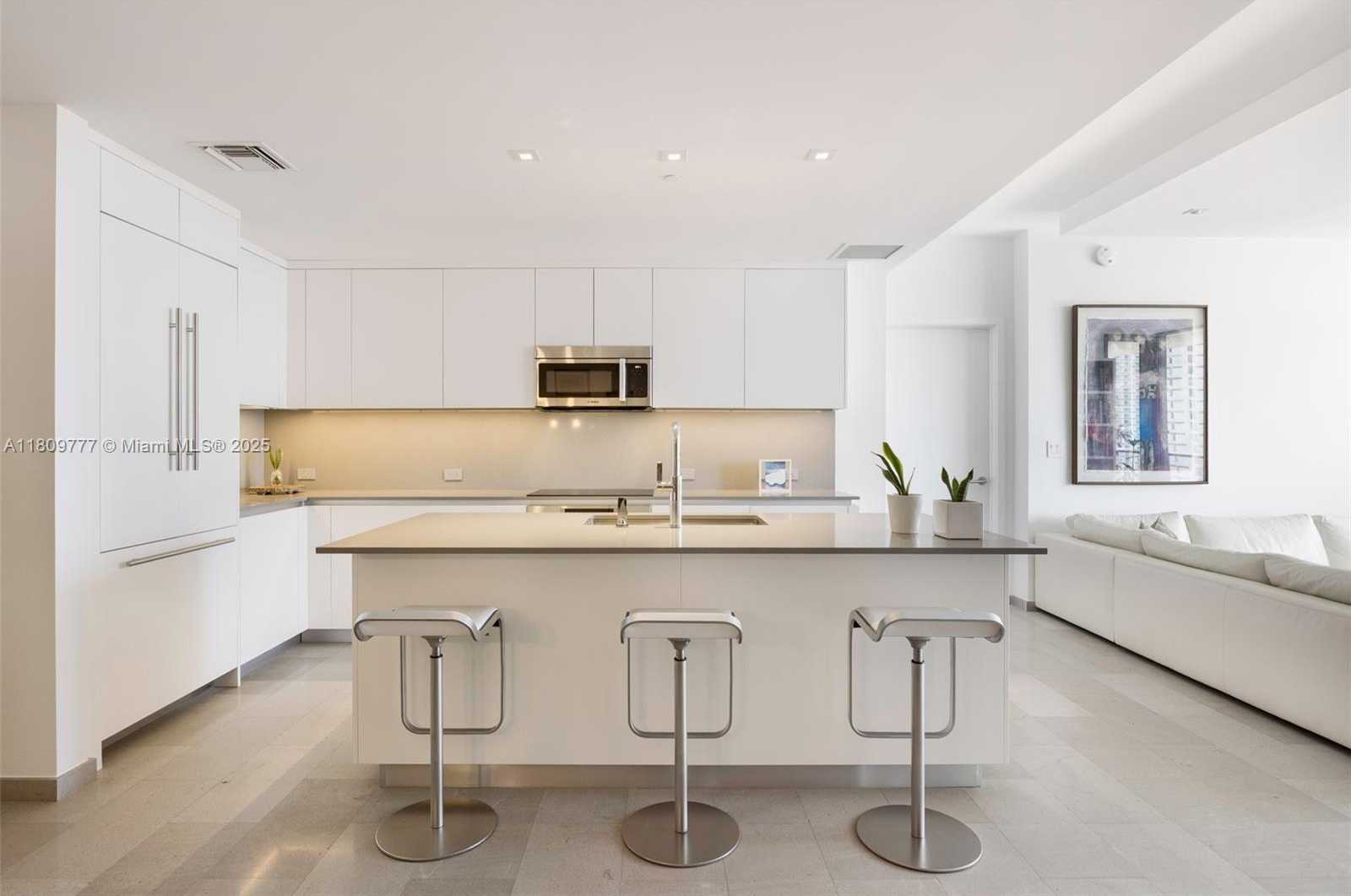 Small Image of 68 SOUTH EAST 6TH ST #1703, Miami Number 8