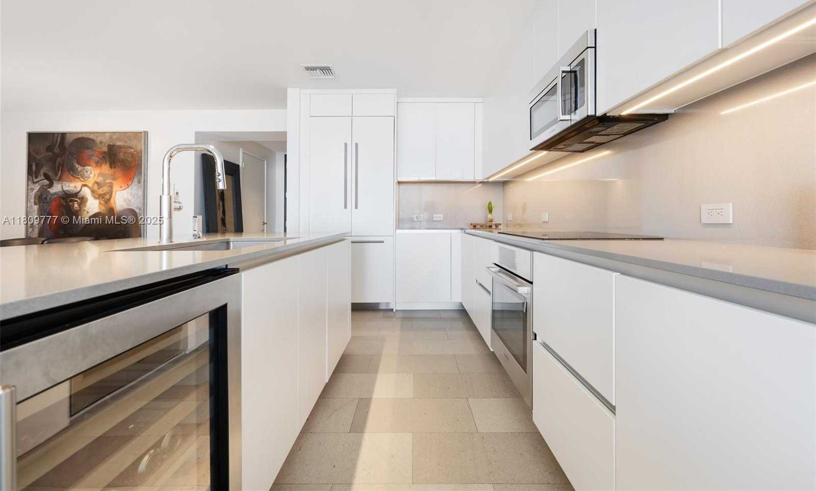 Small Image of 68 SOUTH EAST 6TH ST #1703, Miami Number 9