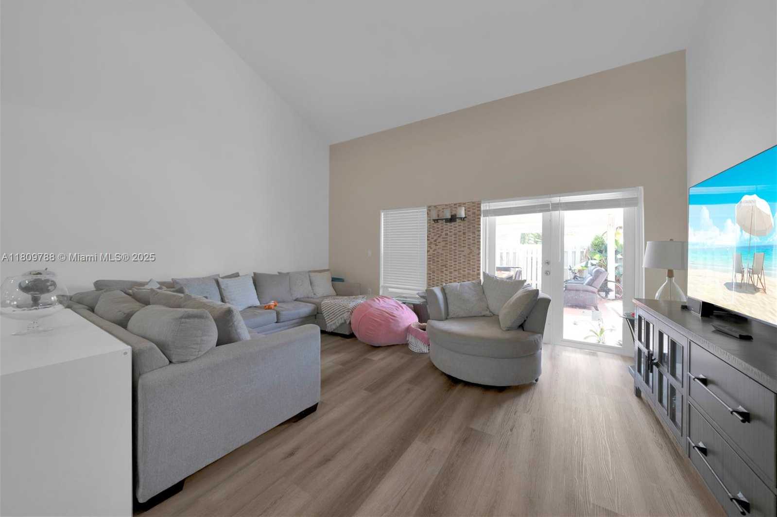 Small Image of 4542 SOUTH WEST 143RD CT W, Miami Number 12