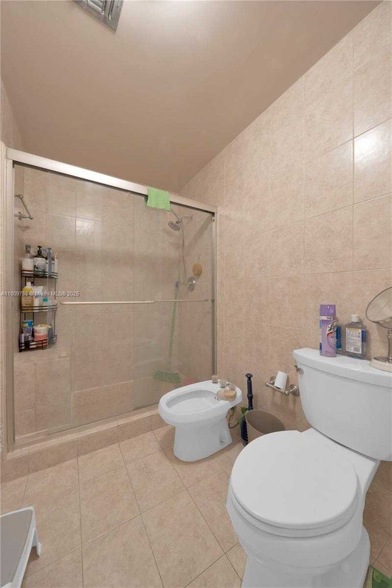 Small Image of 4542 SOUTH WEST 143RD CT W, Miami Number 22