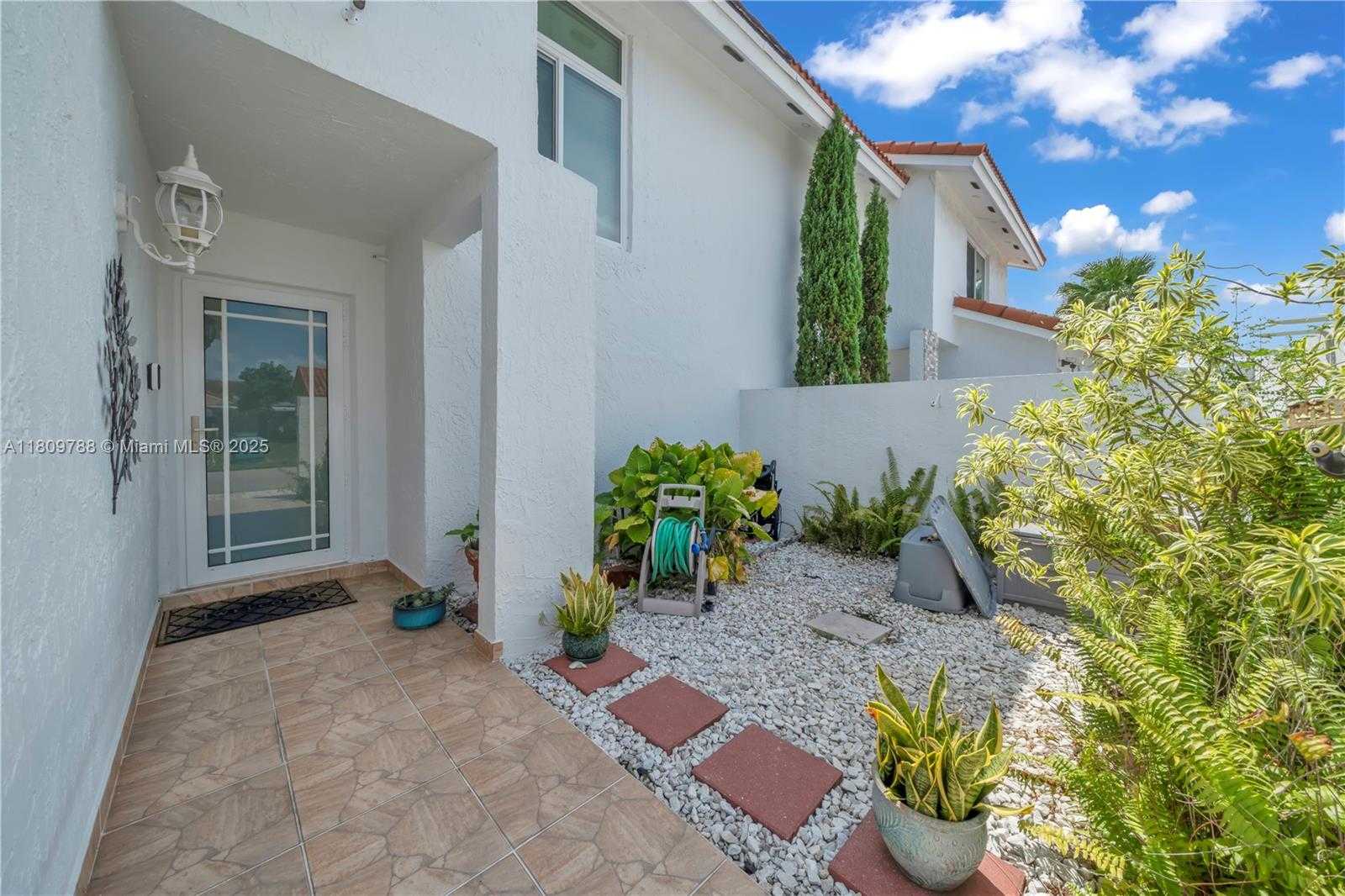 Small Image of 4542 SOUTH WEST 143RD CT W, Miami Number 26