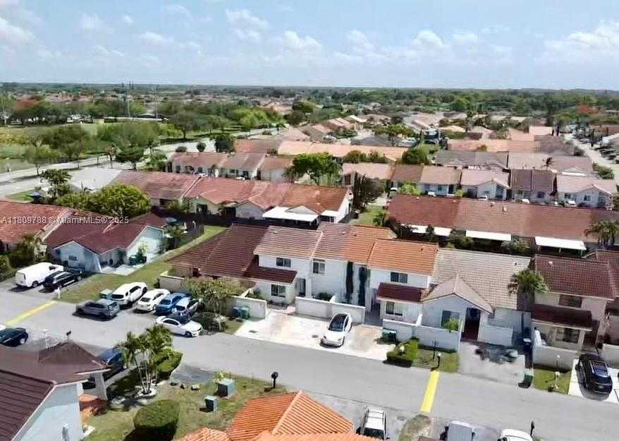 Small Image of 4542 SOUTH WEST 143RD CT W, Miami Number 27