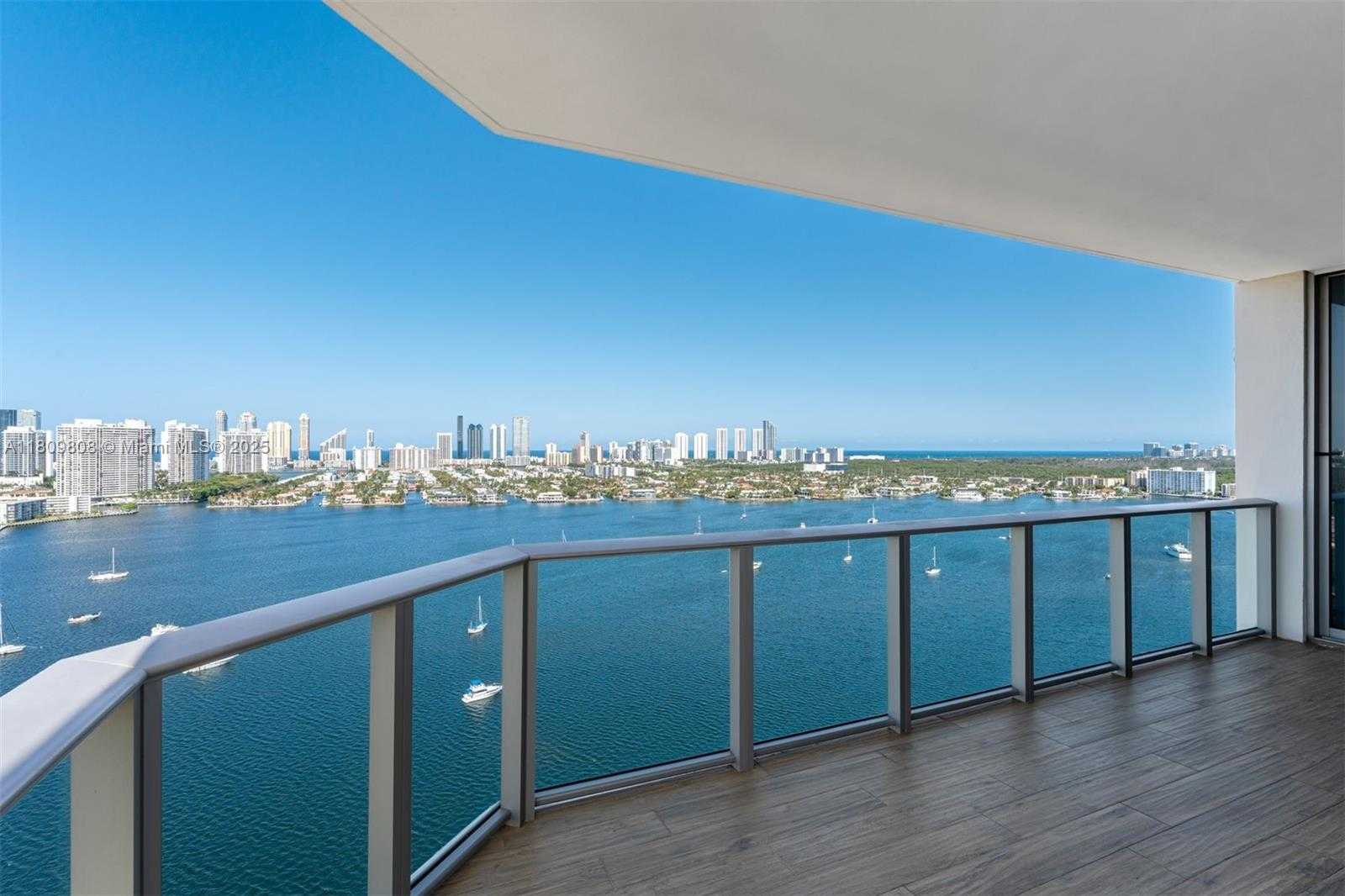 Small Image of 17301 BISCAYNE BLVD #2210, North Miami Beach Number 13