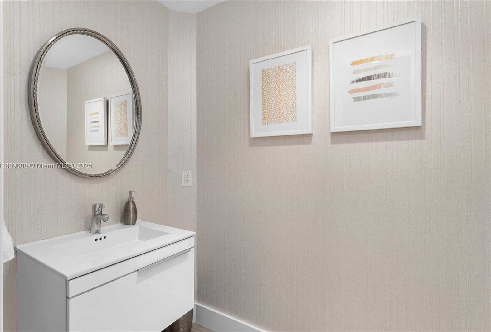Small Image of 17301 BISCAYNE BLVD #2210, North Miami Beach Number 15