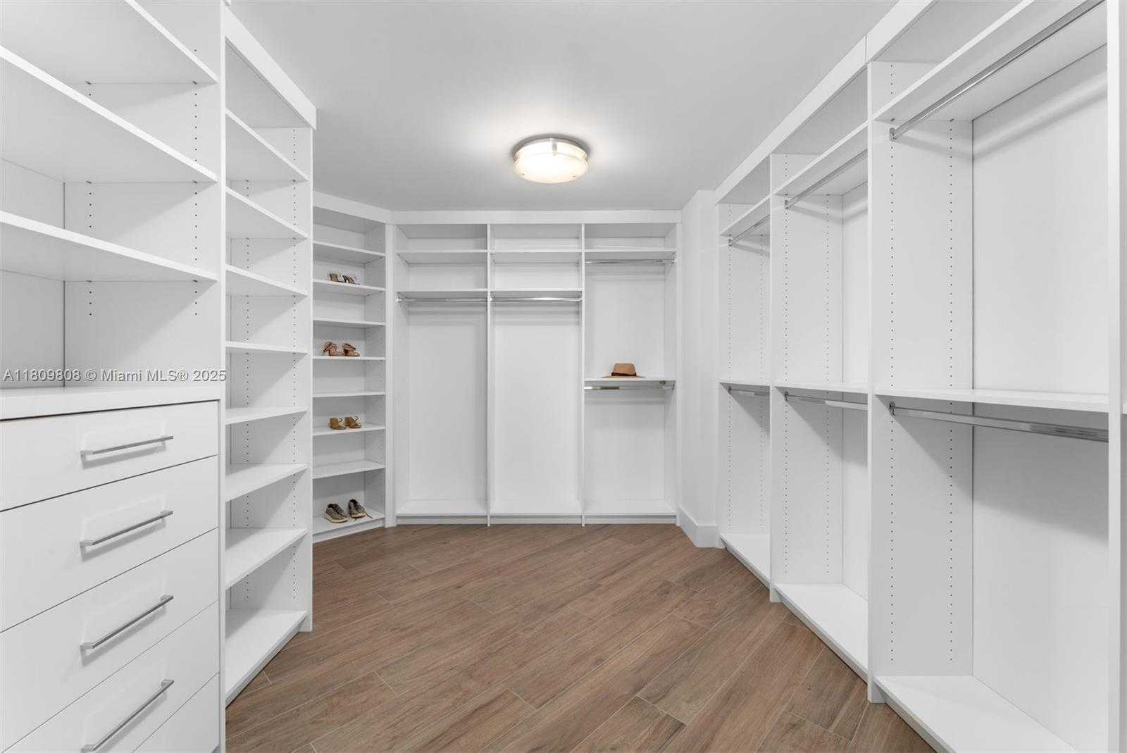 Small Image of 17301 BISCAYNE BLVD #2210, North Miami Beach Number 22