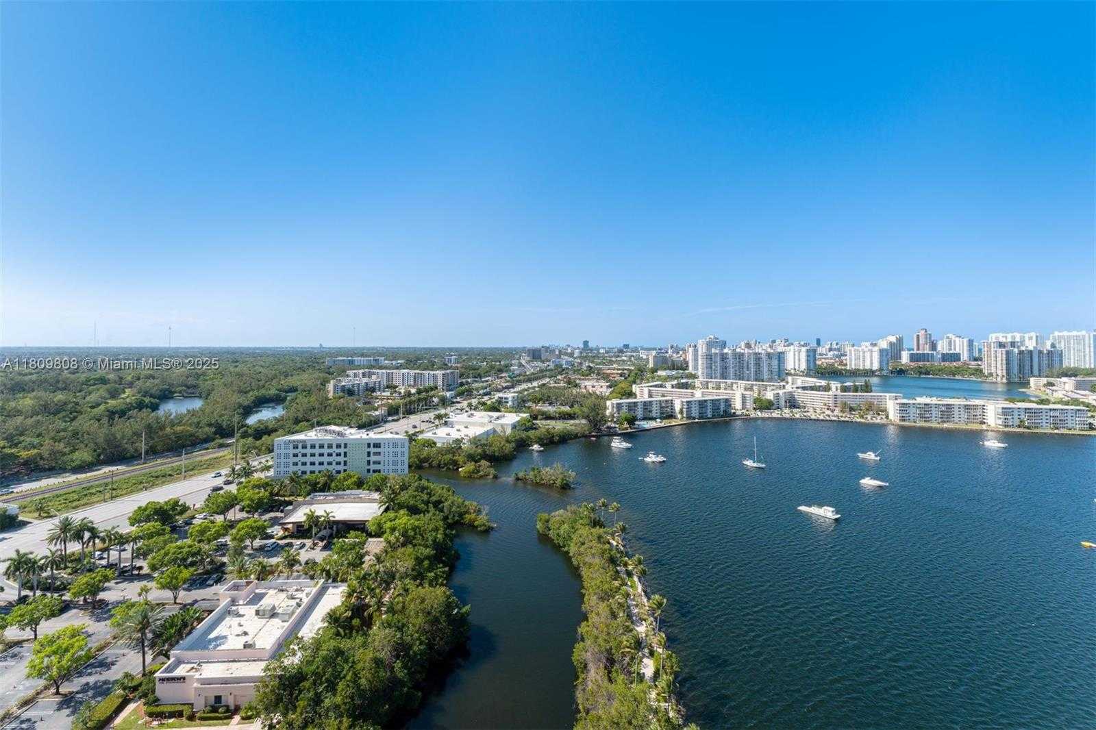 Small Image of 17301 BISCAYNE BLVD #2210, North Miami Beach Number 35