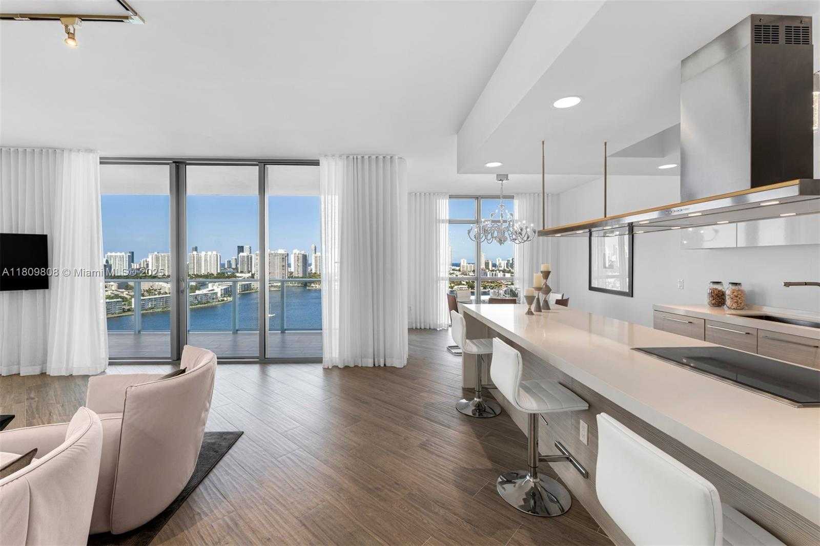 Small Image of 17301 BISCAYNE BLVD #2210, North Miami Beach Number 4