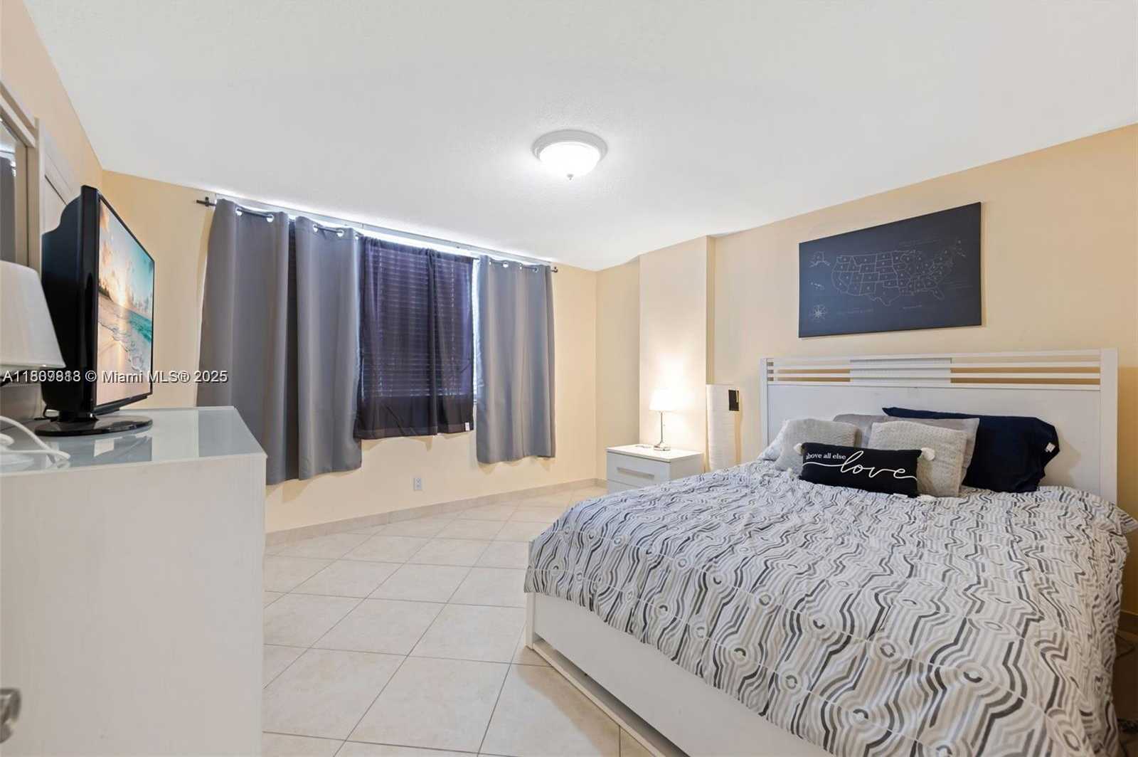 Small Image of 3161 SOUTH OCEAN DR #607, Hallandale Beach Number 13