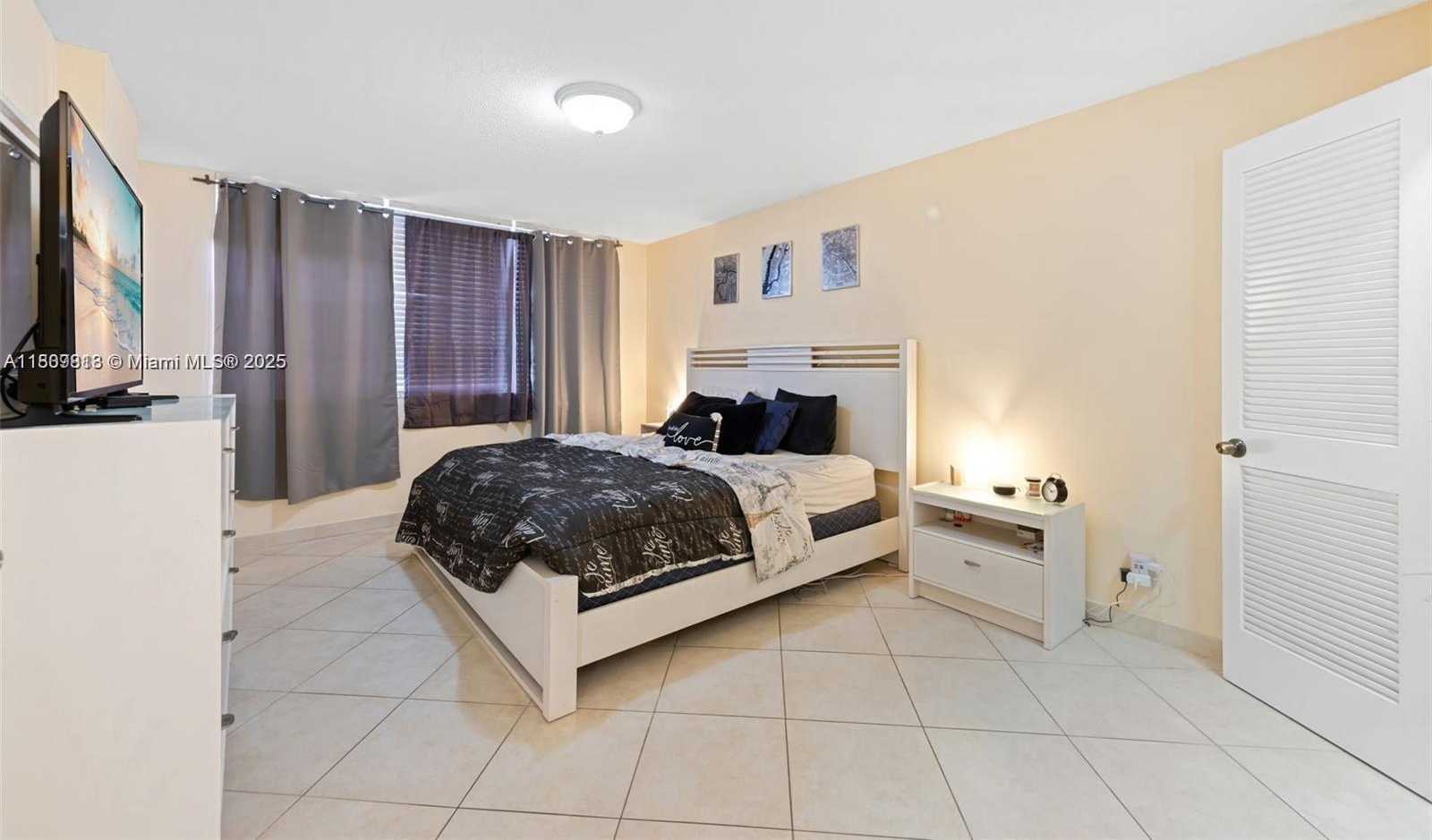 Small Image of 3161 SOUTH OCEAN DR #607, Hallandale Beach Number 15