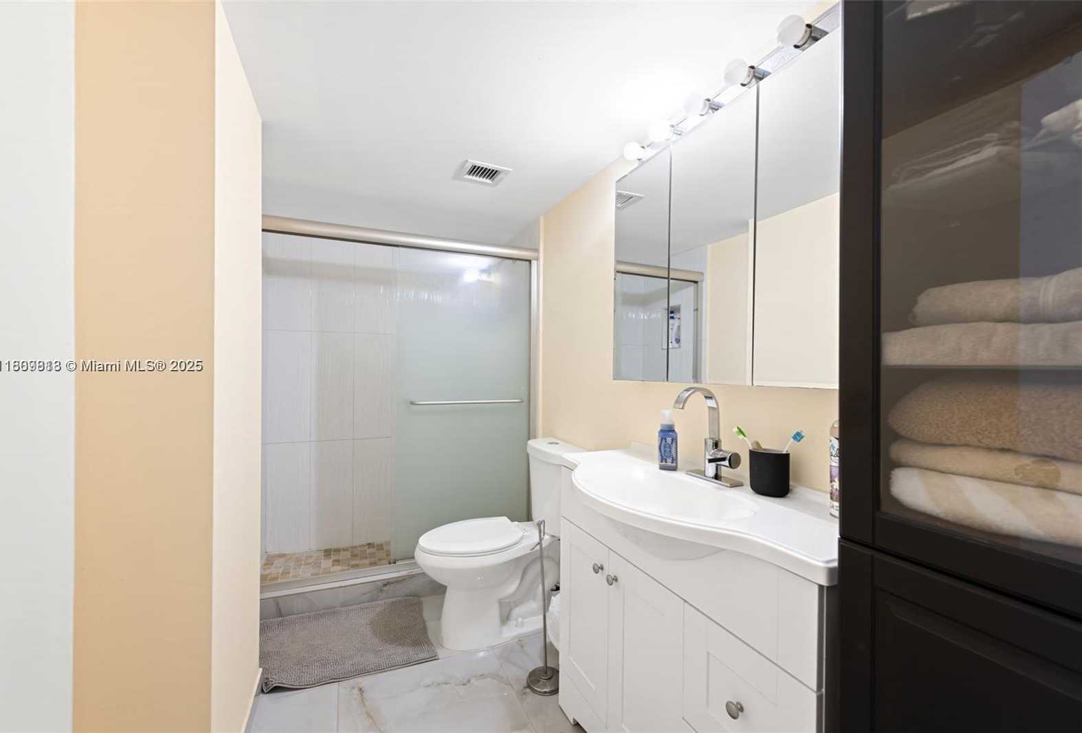 Small Image of 3161 SOUTH OCEAN DR #607, Hallandale Beach Number 17