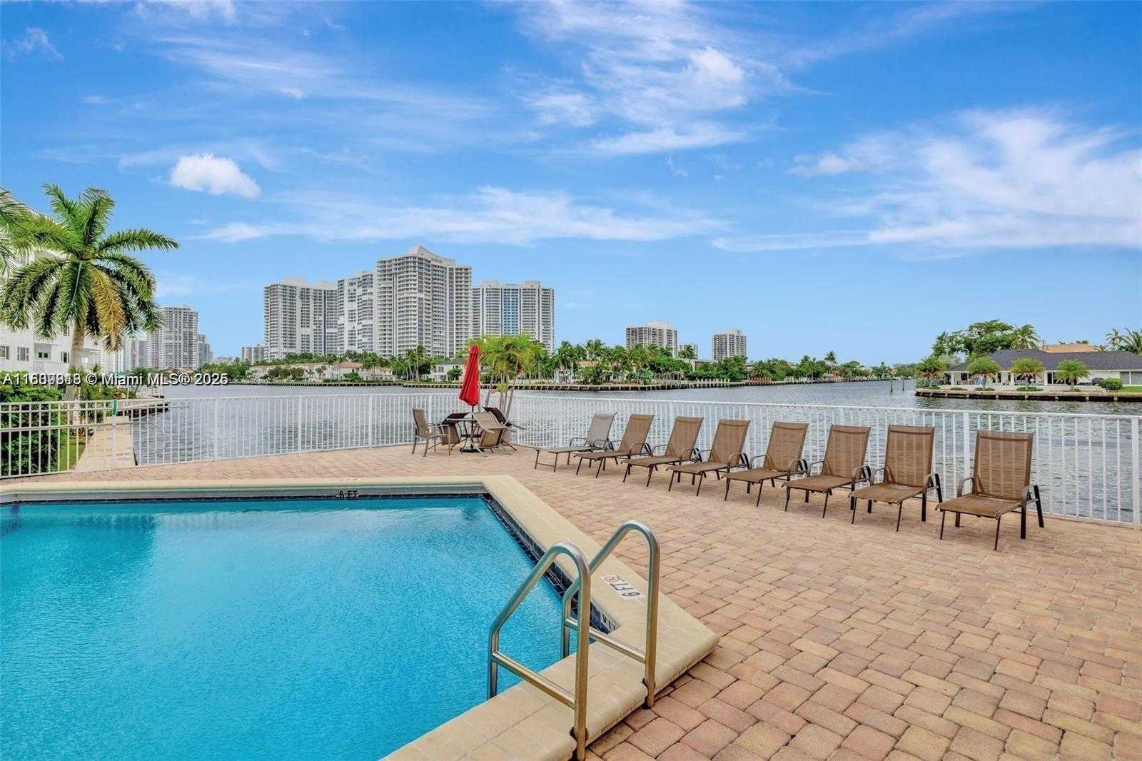 Small Image of 3161 SOUTH OCEAN DR #607, Hallandale Beach Number 2