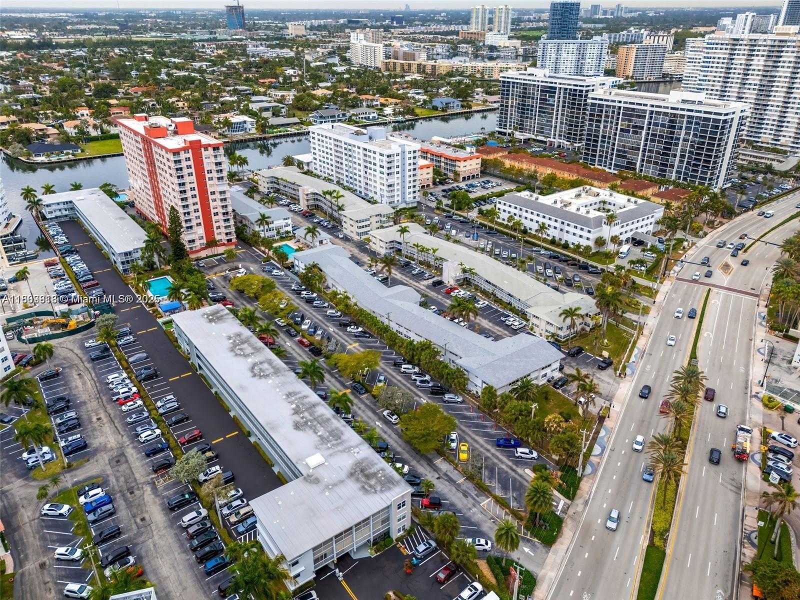 Small Image of 3161 SOUTH OCEAN DR #607, Hallandale Beach Number 23