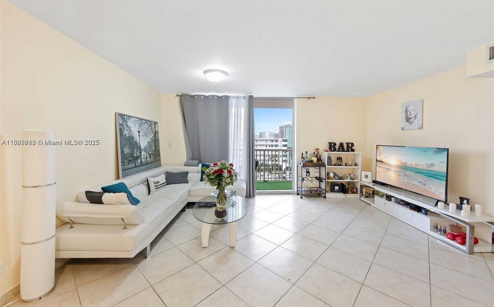 Small Image of 3161 SOUTH OCEAN DR #607, Hallandale Beach Number 4