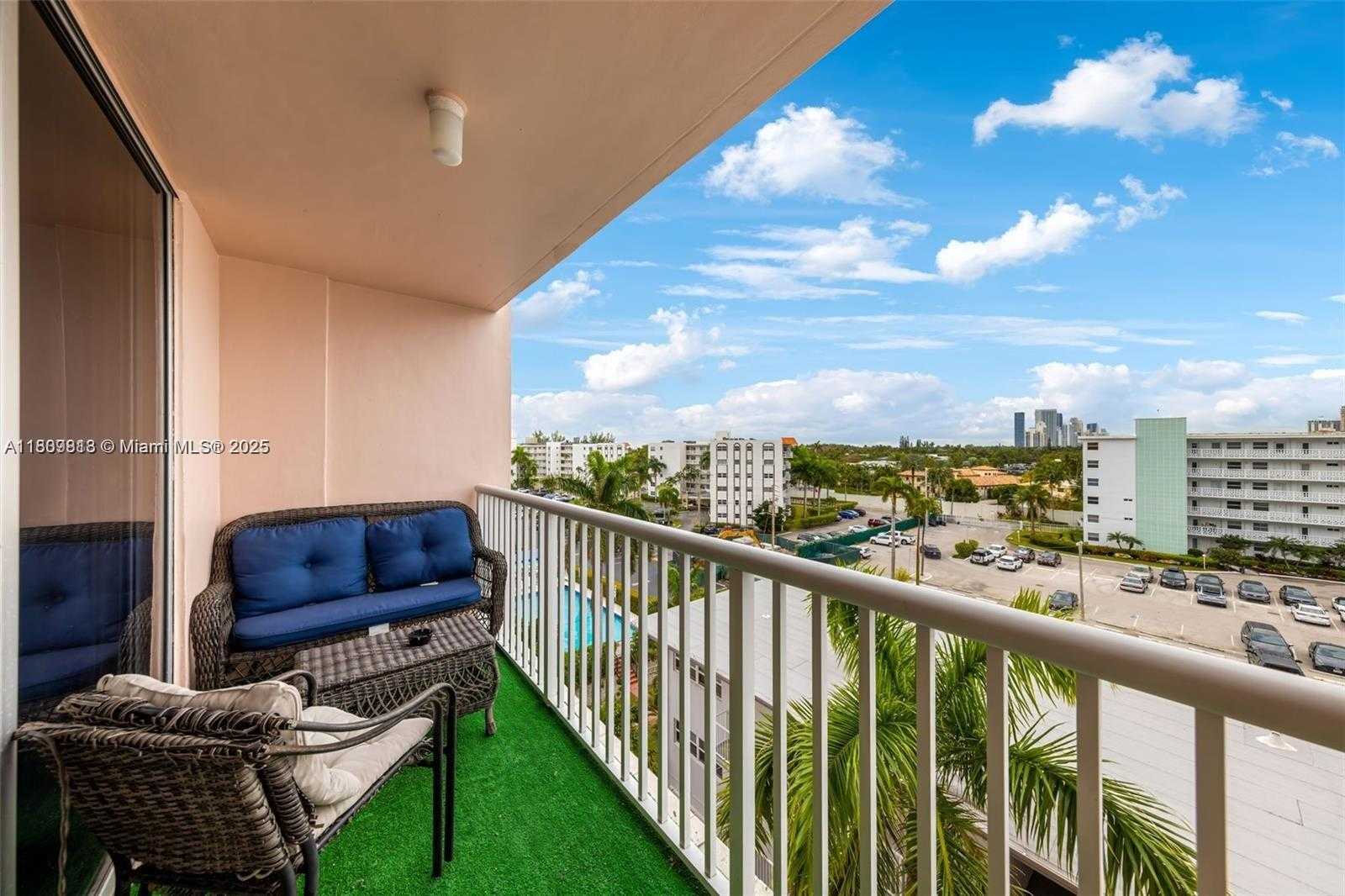 Small Image of 3161 SOUTH OCEAN DR #607, Hallandale Beach Number 6
