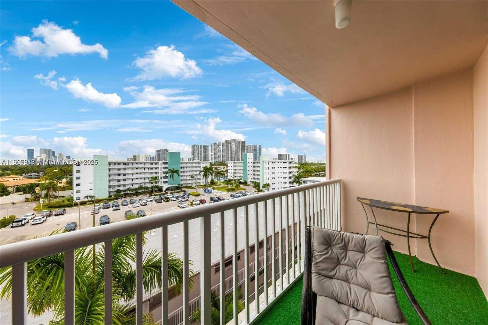 Small Image of 3161 SOUTH OCEAN DR #607, Hallandale Beach Number 7