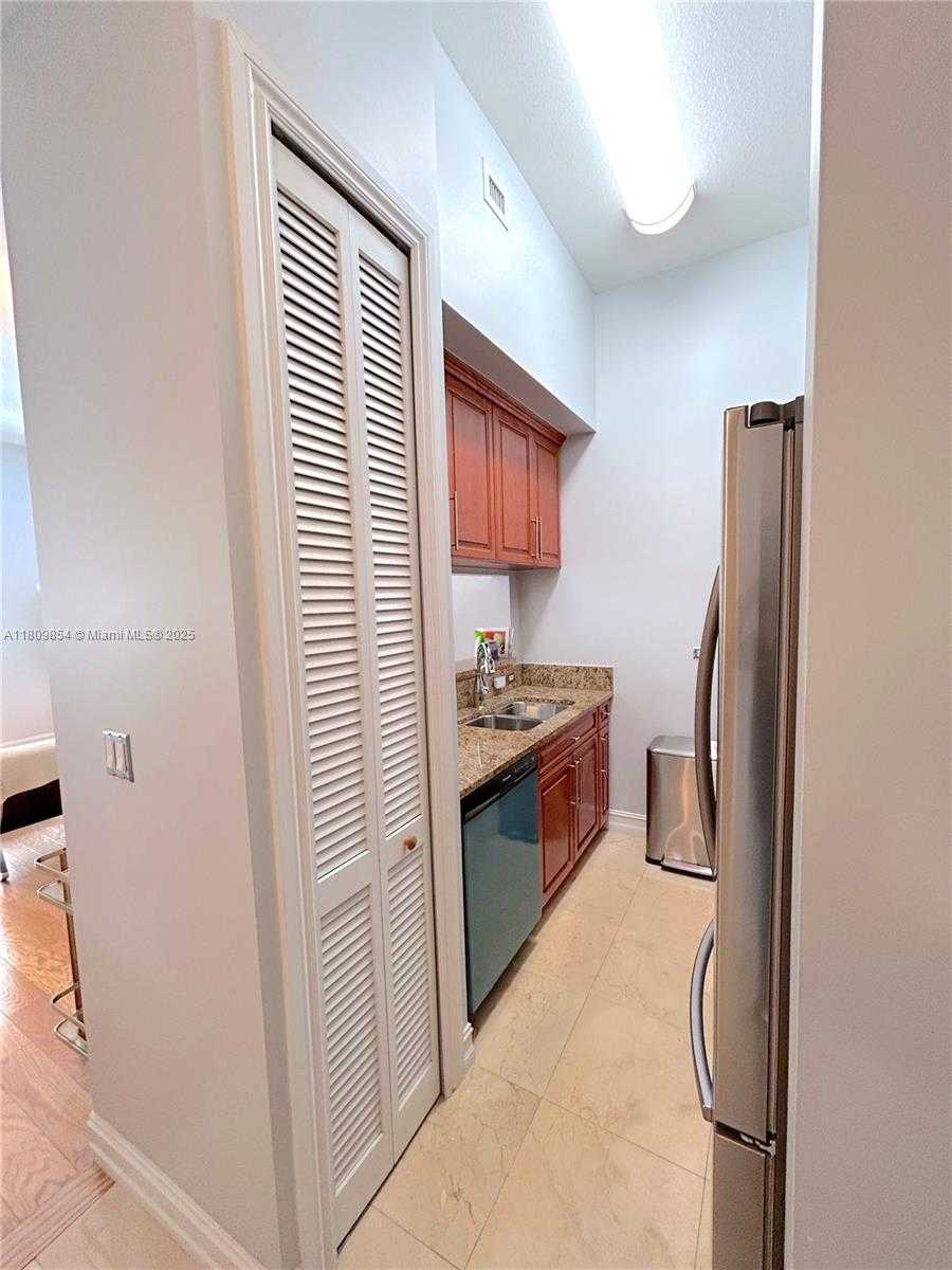 Small Image of 1805 PONCE DE LEON BLVD #626, Coral Gables Number 3