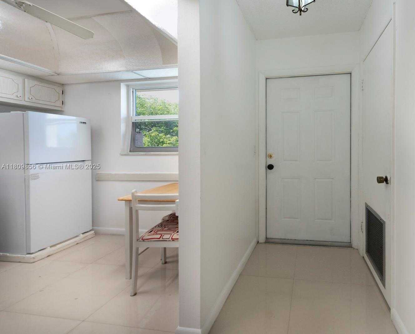 Small Image of 301 CAMBRIDGE RD #203, Hollywood Number 10