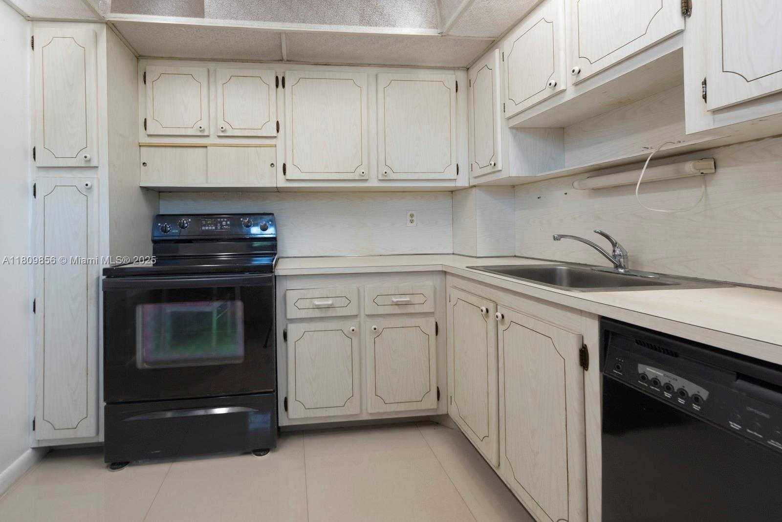 Small Image of 301 CAMBRIDGE RD #203, Hollywood Number 11