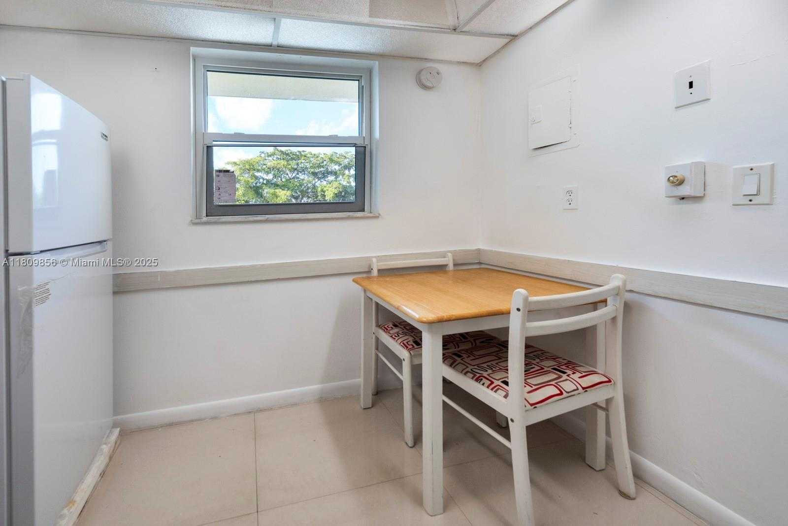 Small Image of 301 CAMBRIDGE RD #203, Hollywood Number 13