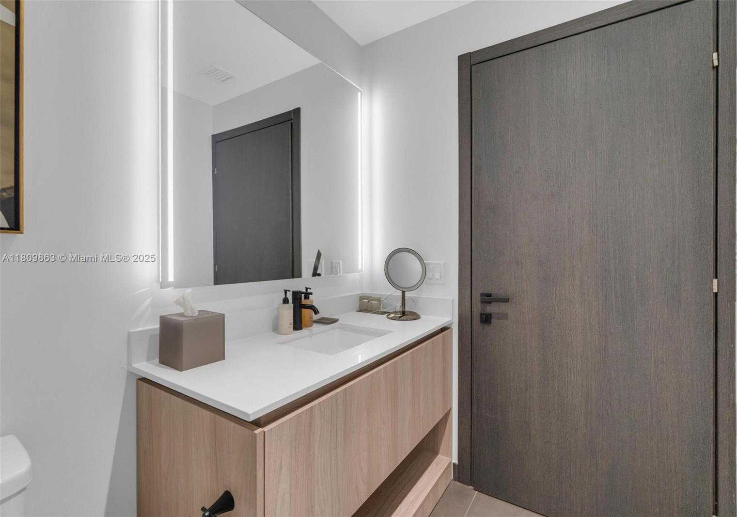 Small Image of 398 NORTH EAST 5TH ST #3503, Miami Number 13