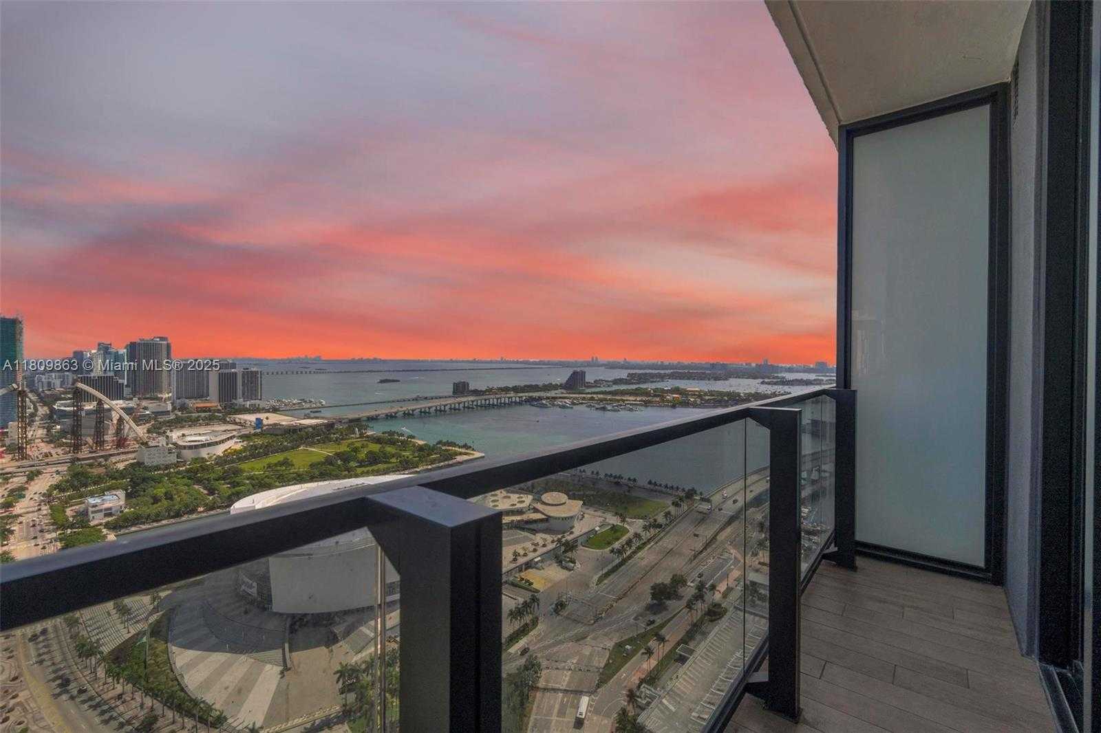 Small Image of 398 NORTH EAST 5TH ST #3503, Miami Number 23