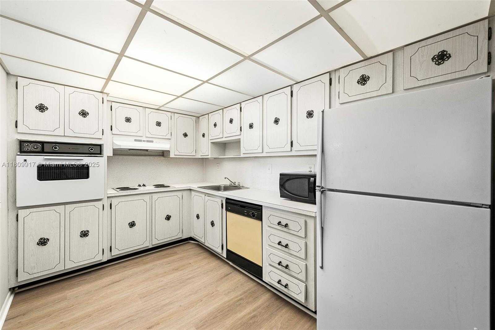 Small Image of 19380 COLLINS AVE #317, Sunny Isles Beach Number 8
