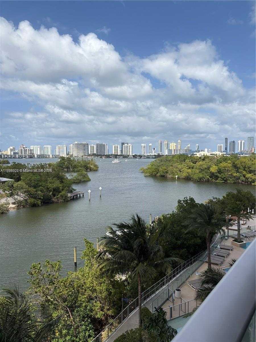 Small Image of 16385 BISCAYNE BLVD #504, North Miami Beach Number 9