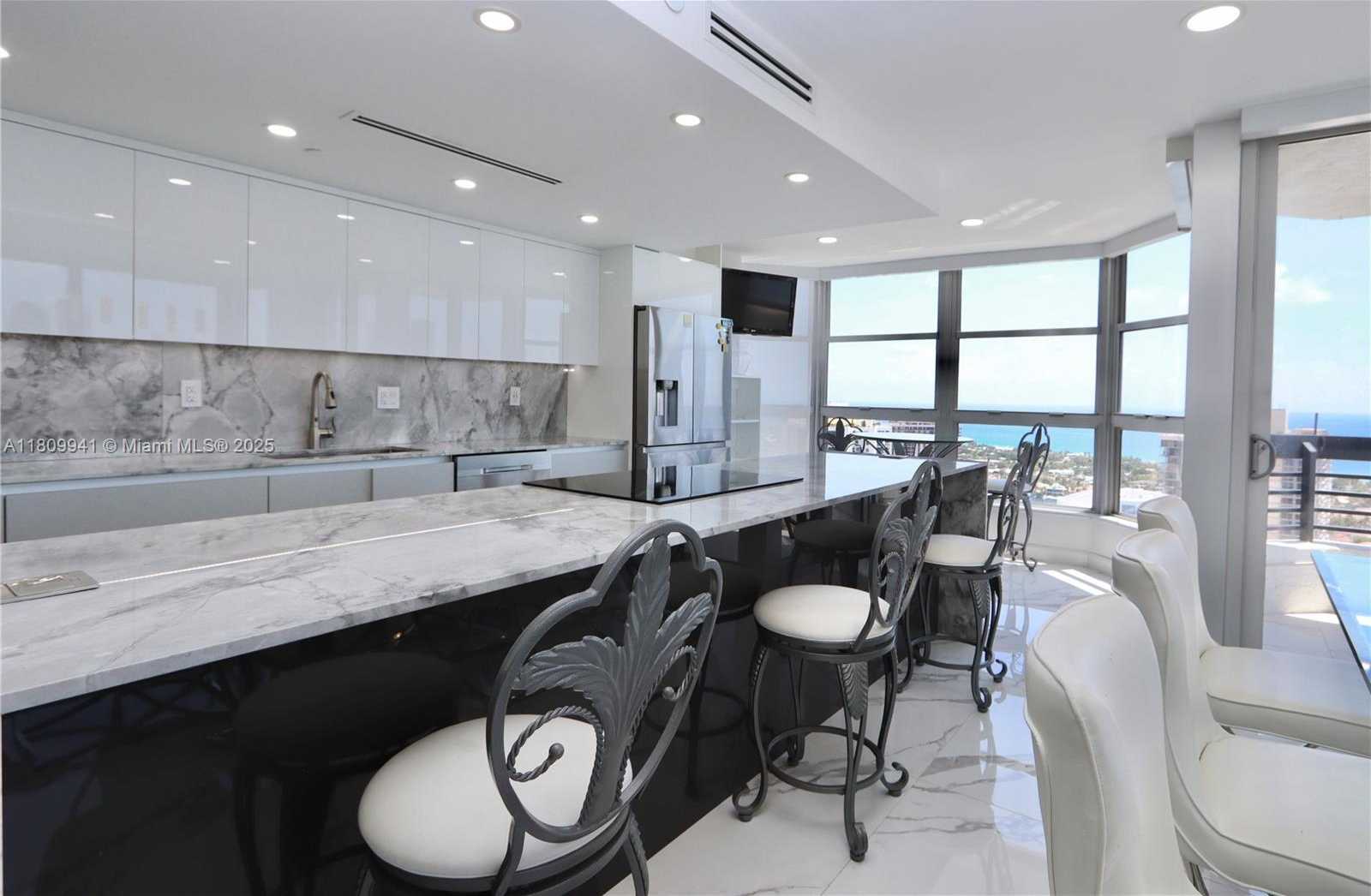 Small Image of 3500 MYSTIC POINTE DR #3906, Aventura Number 18
