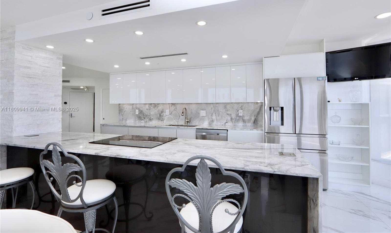 Small Image of 3500 MYSTIC POINTE DR #3906, Aventura Number 19