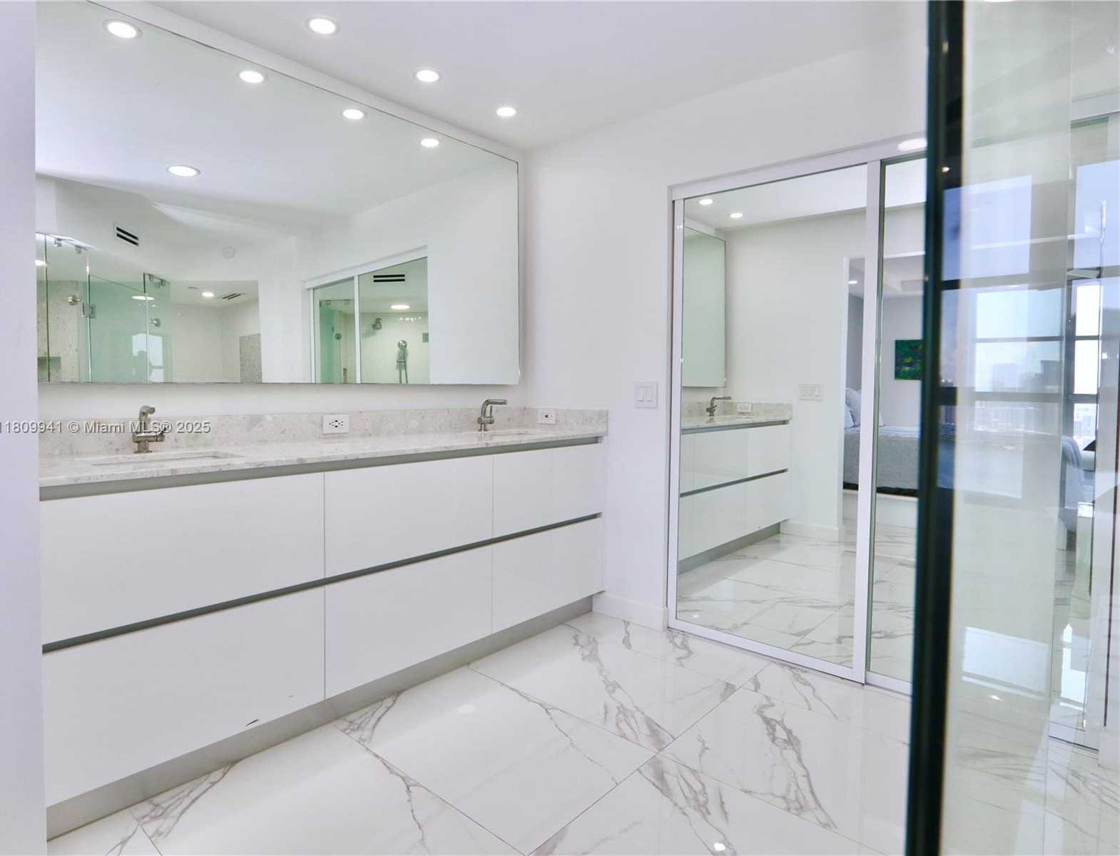 Small Image of 3500 MYSTIC POINTE DR #3906, Aventura Number 35