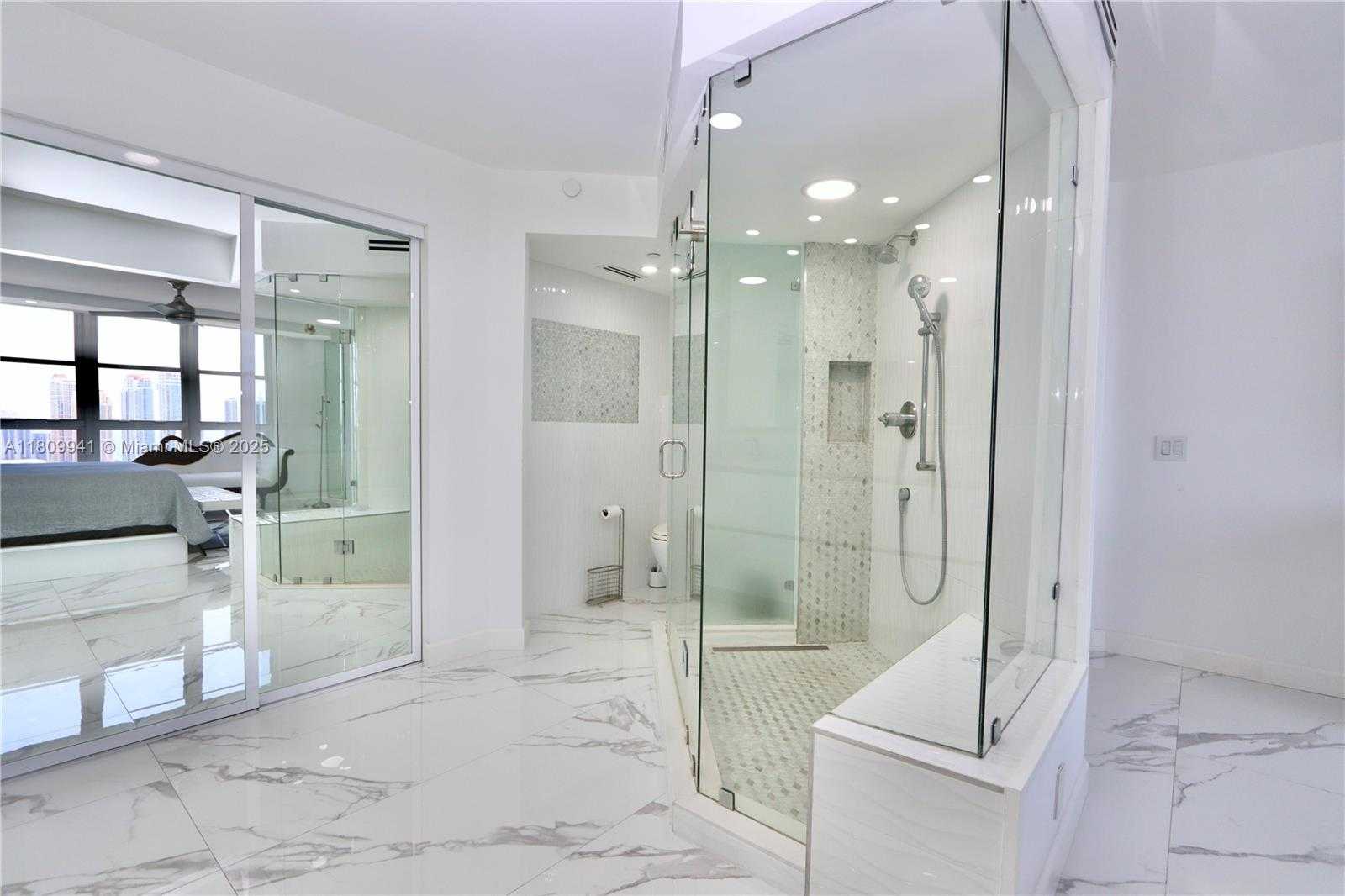 Small Image of 3500 MYSTIC POINTE DR #3906, Aventura Number 39