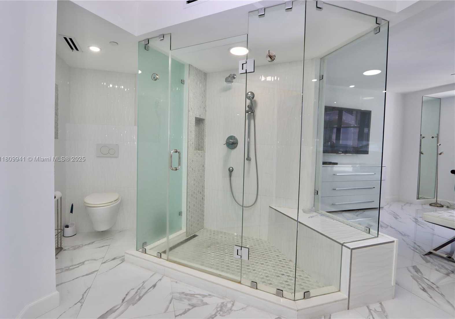 Small Image of 3500 MYSTIC POINTE DR #3906, Aventura Number 40