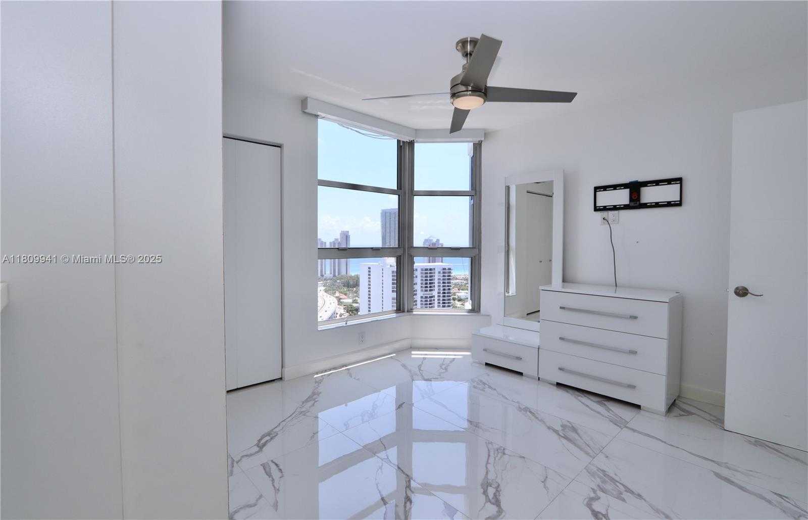 Small Image of 3500 MYSTIC POINTE DR #3906, Aventura Number 43